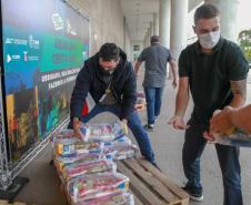 A edição 2021 da campanha Cesta Solidária Paraná, encerrada na terça-feira (06), conseguiu arrecadar mais de 200 toneladas de alimentos. Foto Gilson abreu/AEN