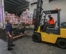 A edição 2021 da campanha Cesta Solidária Paraná, encerrada na terça-feira (06), conseguiu arrecadar mais de 200 toneladas de alimentos. Foto Gilson abreu/AEN