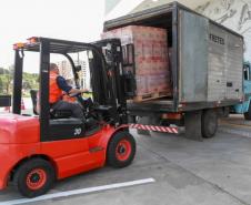 A edição 2021 da campanha Cesta Solidária Paraná, encerrada na terça-feira (06), conseguiu arrecadar mais de 200 toneladas de alimentos. Foto Gilson abreu/AEN