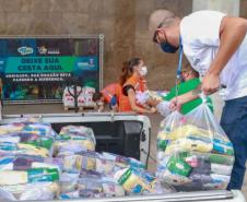 A edição 2021 da campanha Cesta Solidária Paraná, encerrada na terça-feira (06), conseguiu arrecadar mais de 200 toneladas de alimentos. Foto Gilson abreu/AEN