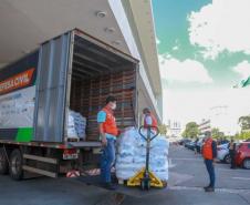 A edição 2021 da campanha Cesta Solidária Paraná, encerrada na terça-feira (06), conseguiu arrecadar mais de 200 toneladas de alimentos. Foto Gilson abreu/AEN